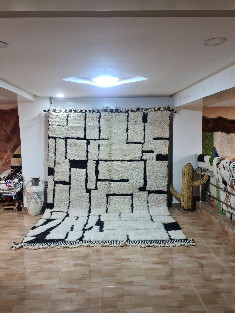 Agafay Souk Monochrome Grid Beni Ouarain Rug