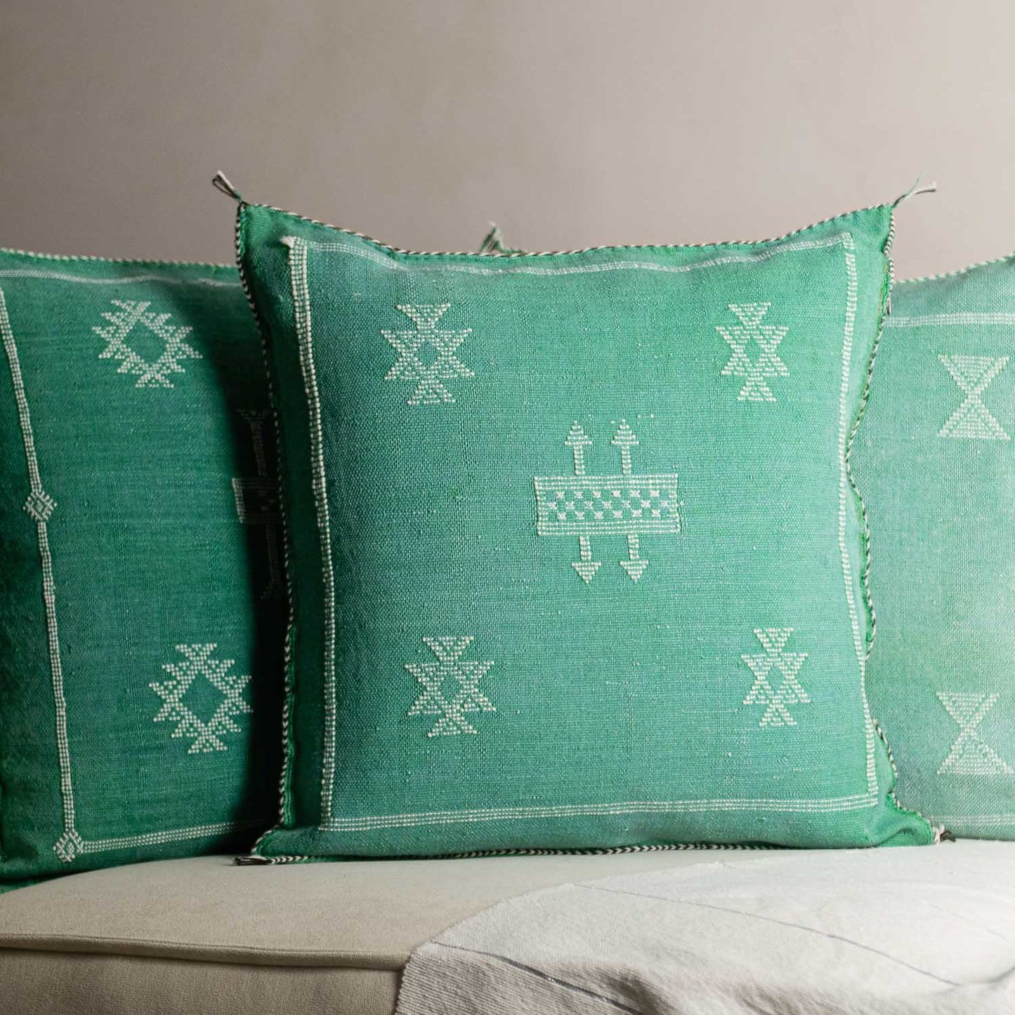 Agafay Souk Cactus Silk Pillow – Mint Oasis